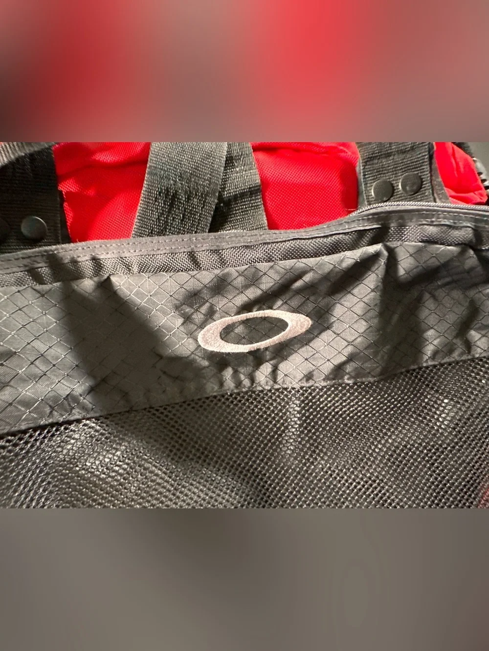 Oakley Icon 2.0 Large Red Black Retro Duffle Bag Gym Travel Y2K Gorpcore Vintage